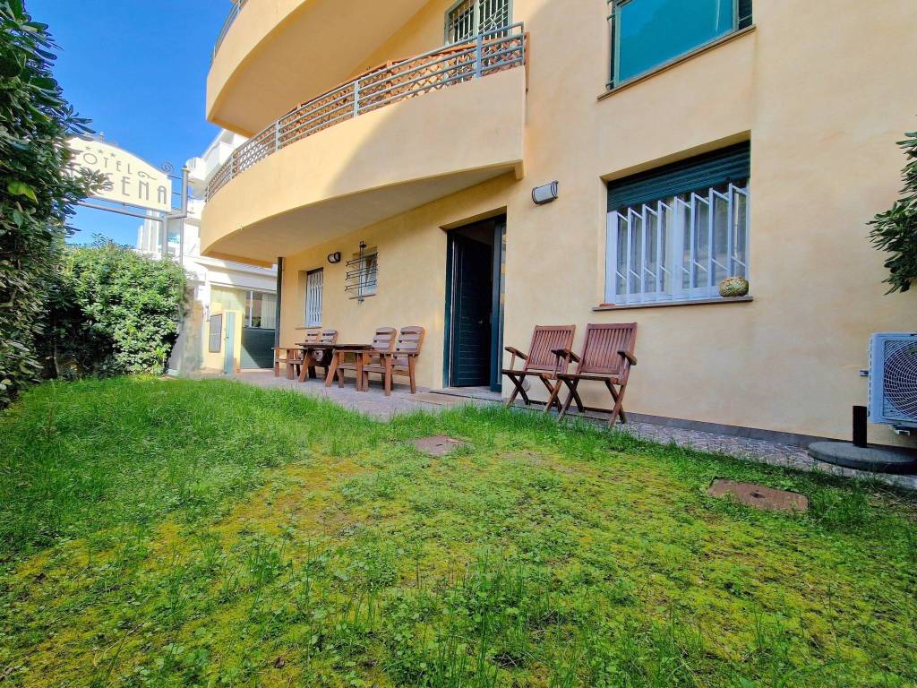 Appartamento a Riccione in Viale Amintore Galli - Foto 2
