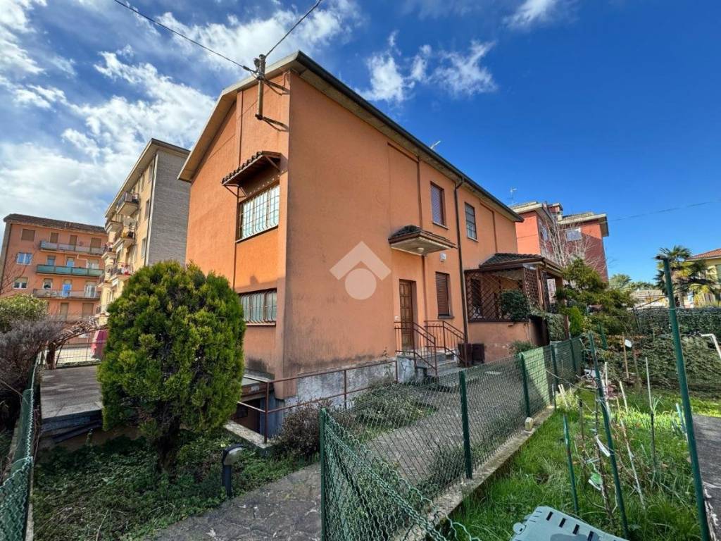 Villetta a schiera a Cernusco lombardone in Via alessandro manzoni, 13 - Foto 4