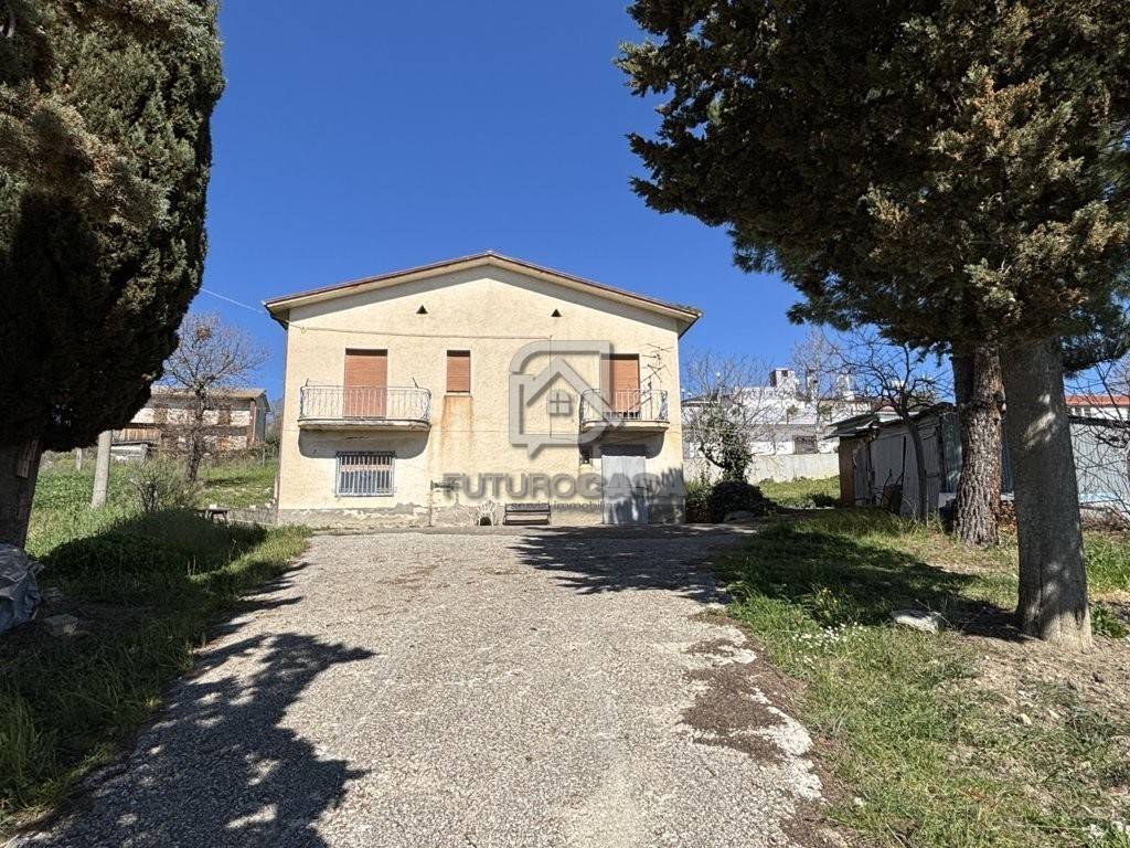 Casa indipendente a Sant'arcangelo trimonte in Strada Provinciale SS90bis-Sant'Arcangelo Trimonte - Foto 2