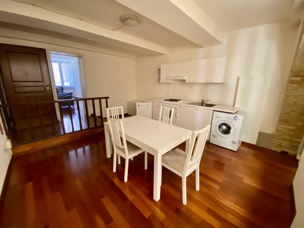 Appartamento a Fabriano in Piazza del Comune, 27 - Foto 2