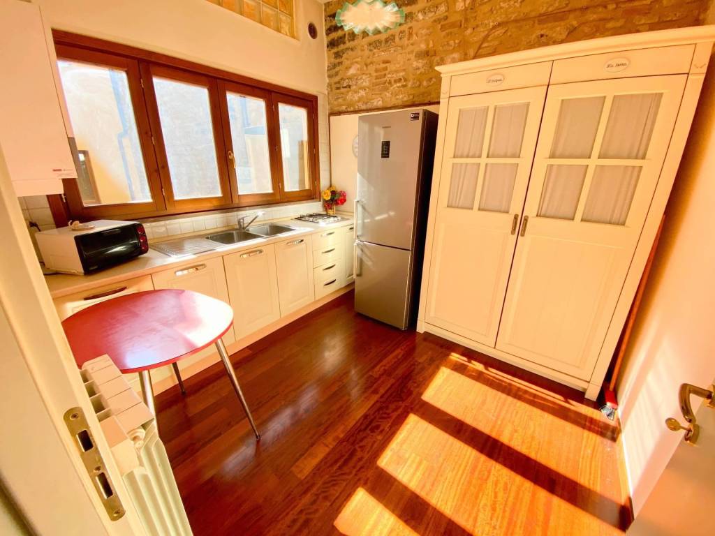 Appartamento a Fabriano in Piazza del Comune, 27 - Foto 4