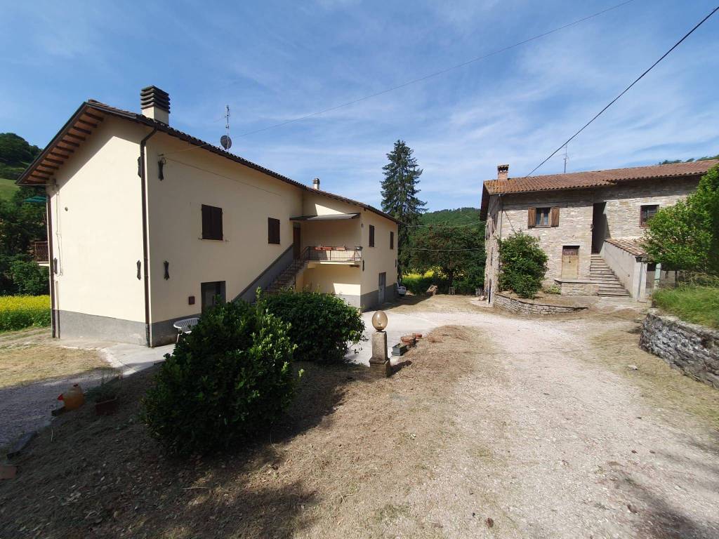 Rustico / casale a Gubbio in Strada Statale di Gubbio e Pian d'Assino - Foto 3