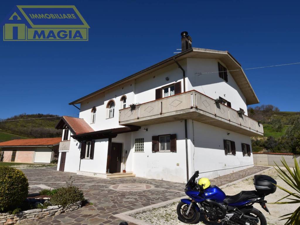 Rustico / casale a Appignano del tronto in Contrada Montecalvo, 32 - Foto 3