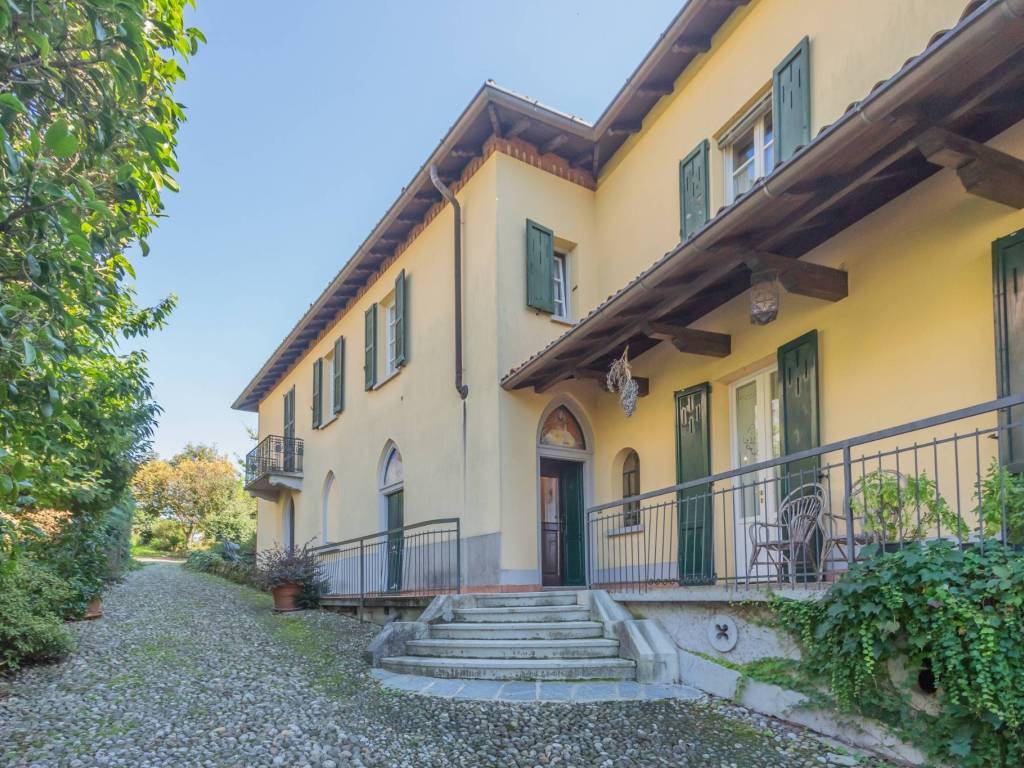 Villa a Venegono superiore in Via delle Missioni, 8 - Foto 2