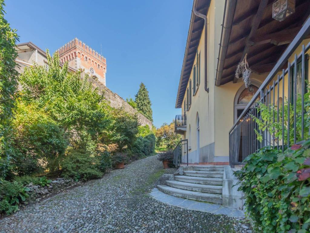 Villa a Venegono superiore in Via delle Missioni, 8 - Foto 3