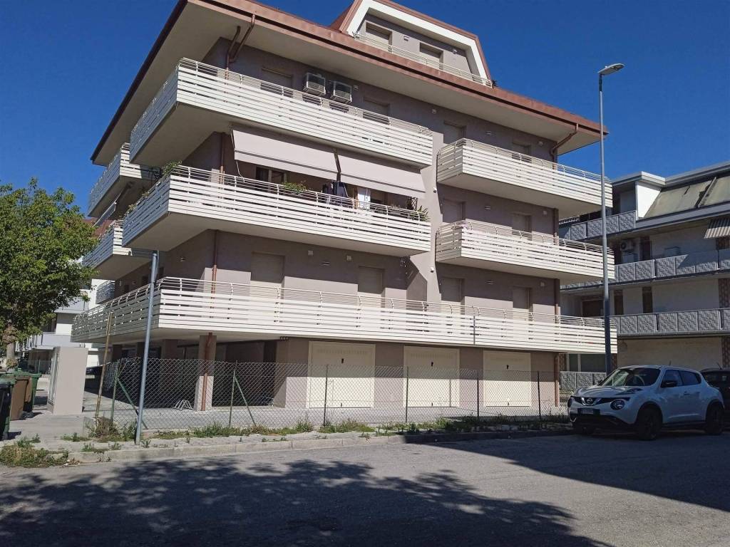 Appartamento a Martinsicuro in via Marche, 7 - Foto 2