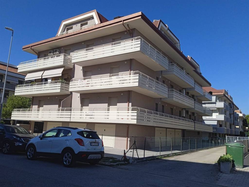 Appartamento a Martinsicuro in via Marche, 7 - Foto 3