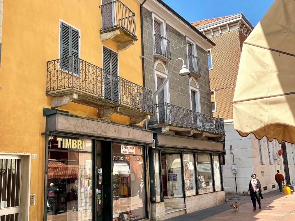 Palazzo / stabile a Santhià in Corso Nuova Italia, 125 - Foto 2