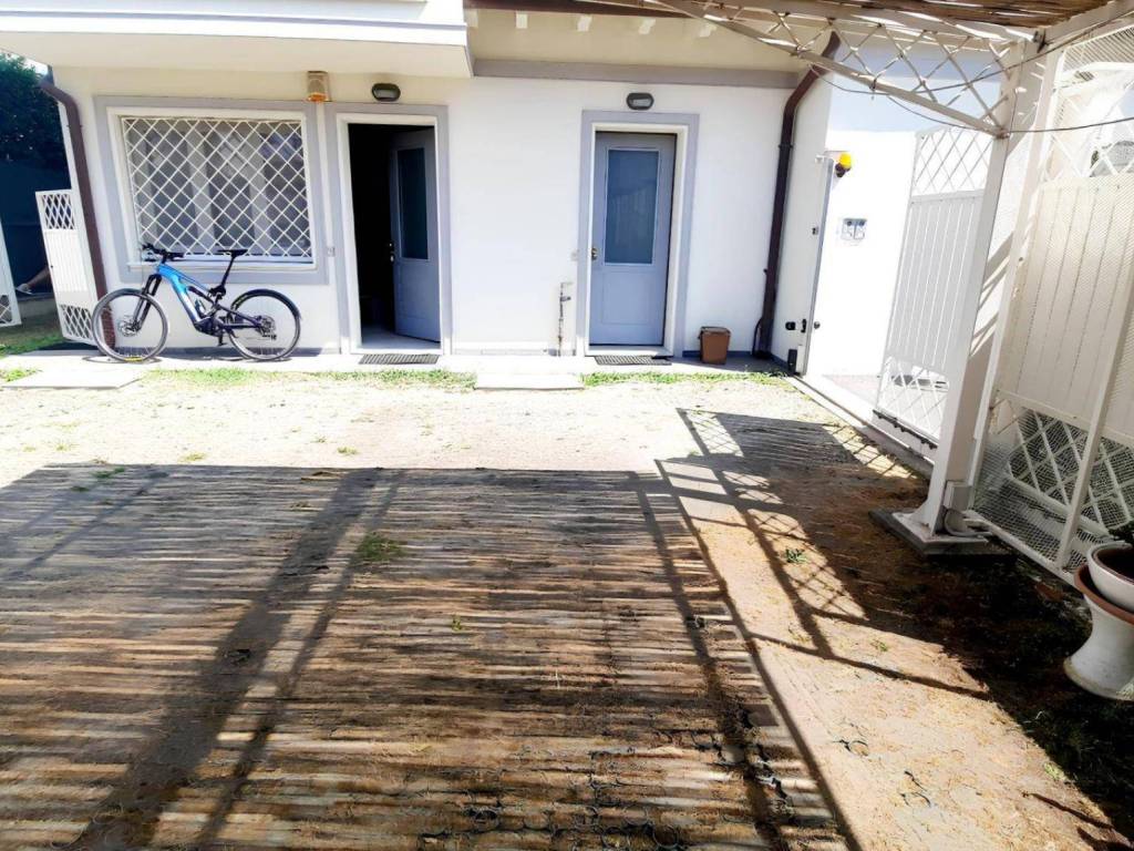 Appartamento a Forte dei marmi in Via Giosuè Carducci - Foto 2