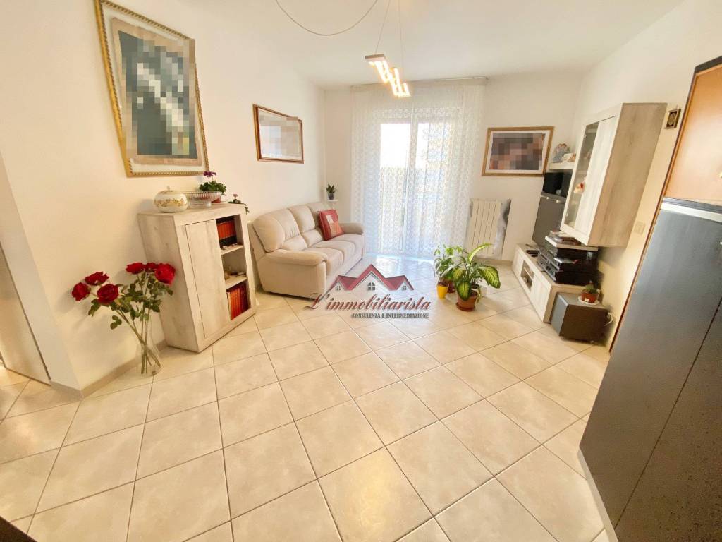 Appartamento a Valenzano in Via Martiri di Nassirya - Foto 2