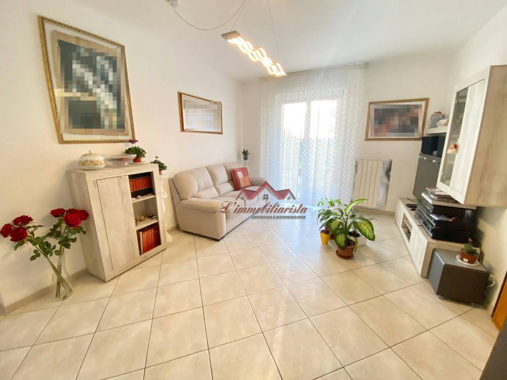 Appartamento a Valenzano in Via Martiri di Nassirya - Foto 3