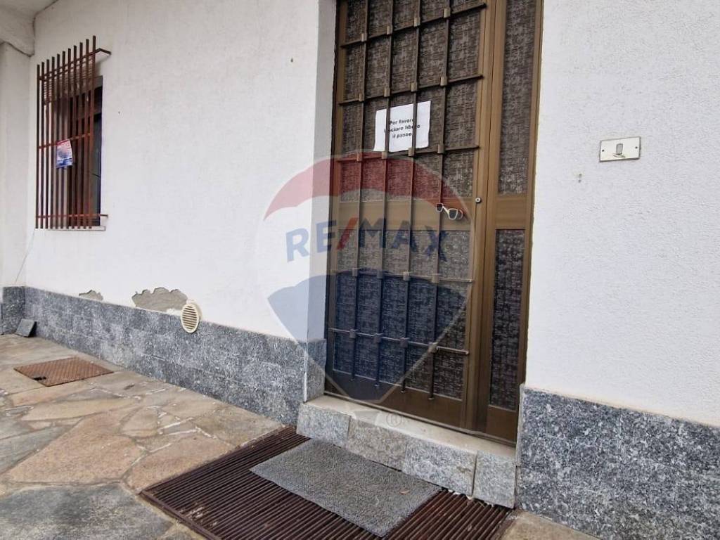 Appartamento a Cardano al campo in Via Garibaldi, 62 - Foto 4