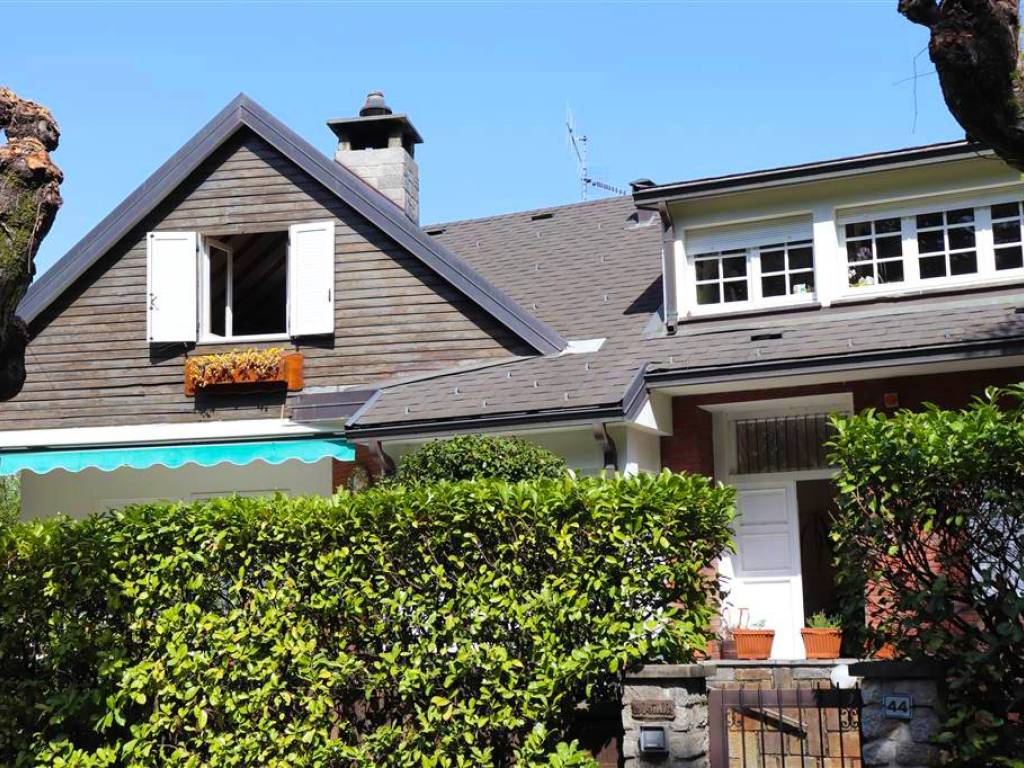 Villa a Stresa in Viale Virgilio, 44 - Foto 2