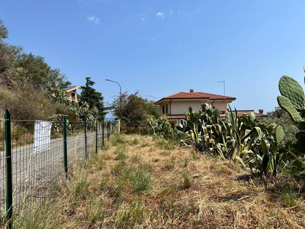 Terreno a Montepaone in Via Pietro Verri - Foto 2