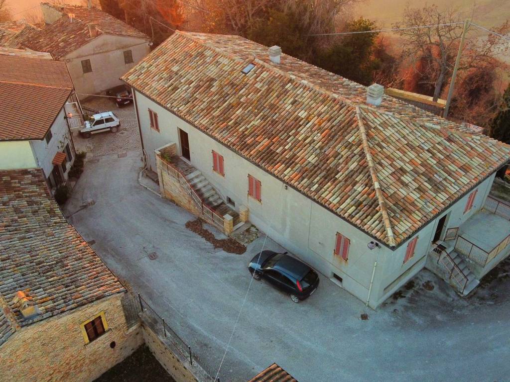 Villa a Montefelcino in Piazza Santa Barbara - Foto 3