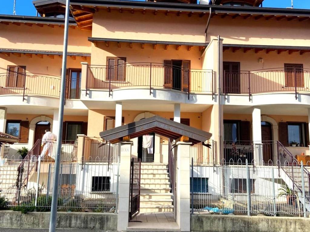 Villa a Novara in Via Tonale, 21 - Foto 2