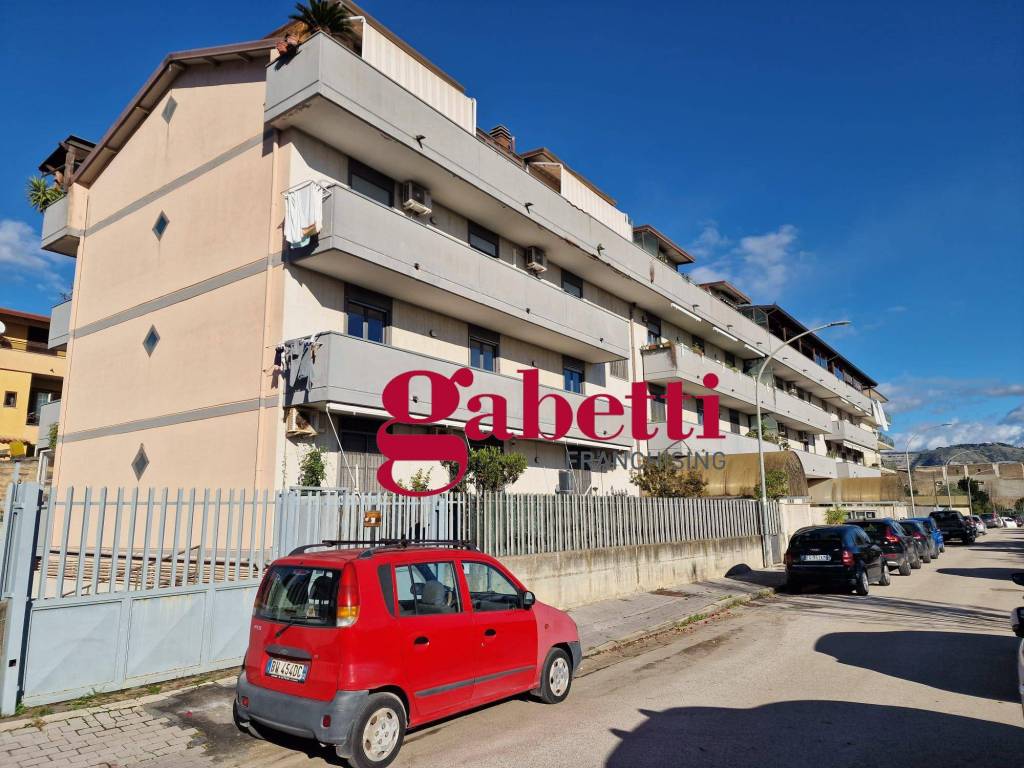 Appartamento a San nicola la strada in Via Papa Giovanni XXIII, 9 - Foto 2