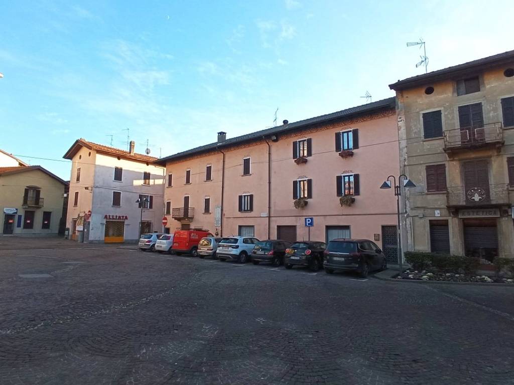 Immobile a Invorio in Piazza Vittorio Veneto, 31 - Foto 2