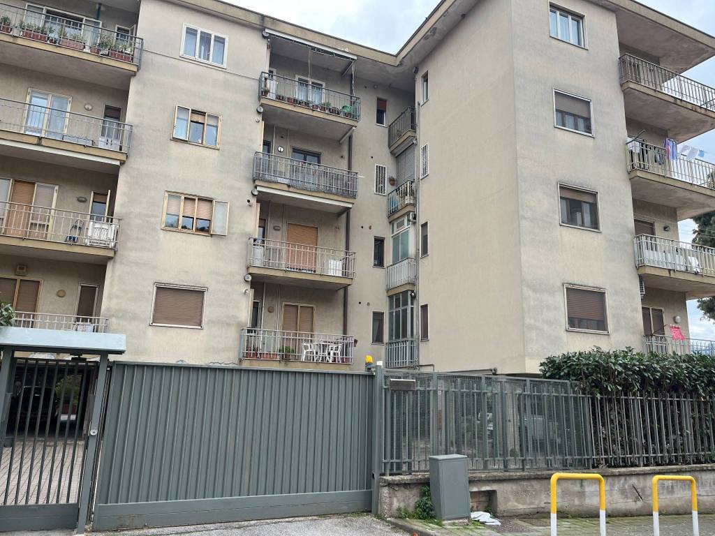 Appartamento a Salerno in Via Giovanni Plateario, 2 - Foto 2