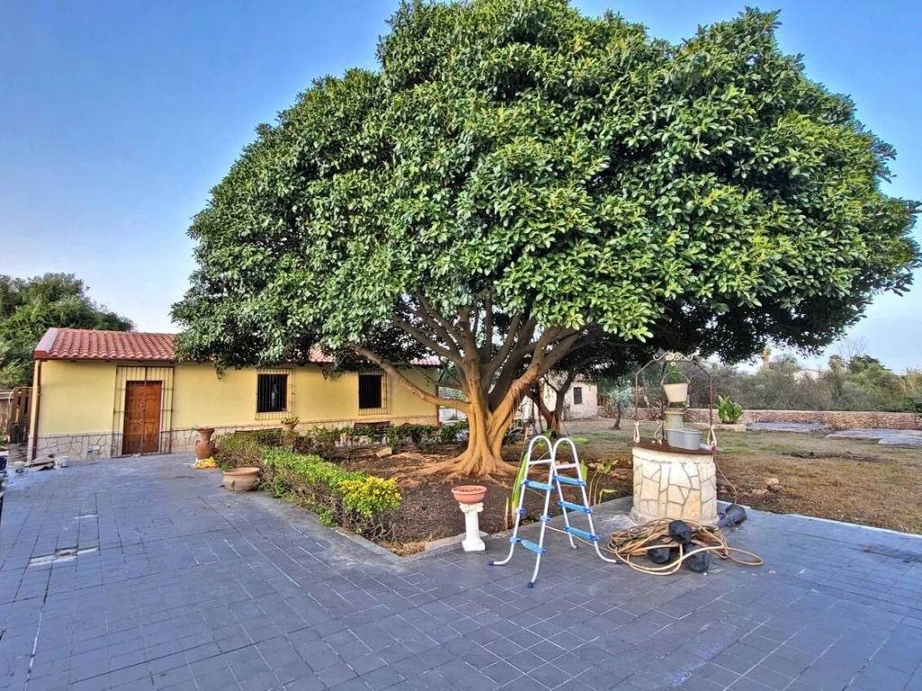 Villa a Siracusa in Via San Gabriele Dell'Addolorata - Foto 4