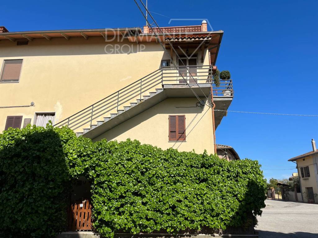 Casa indipendente a Castiglione del lago in Frattavecchi - Foto 4