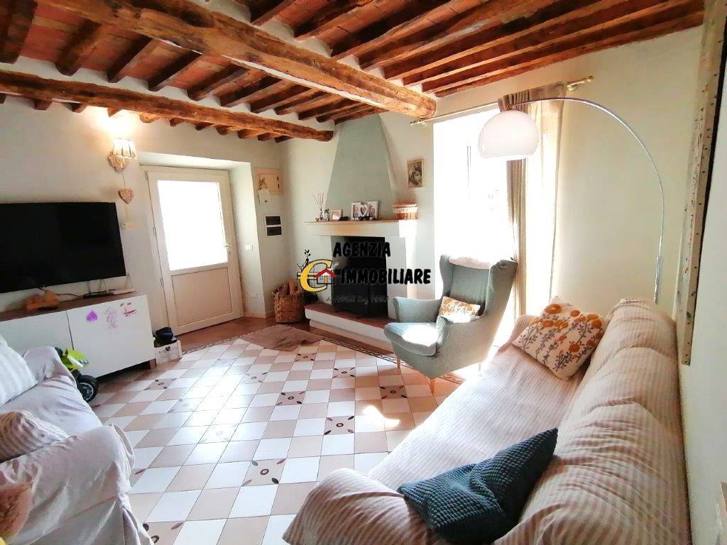 Casa indipendente a Camaiore in Via Ezio Bicicchi - Foto 3