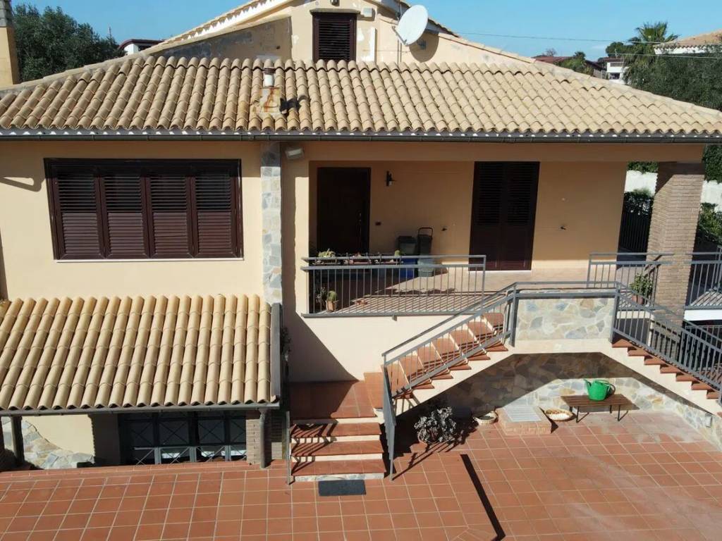 Villa a Siracusa in Via Dell'Acquedotto S.N.C. - Foto 2