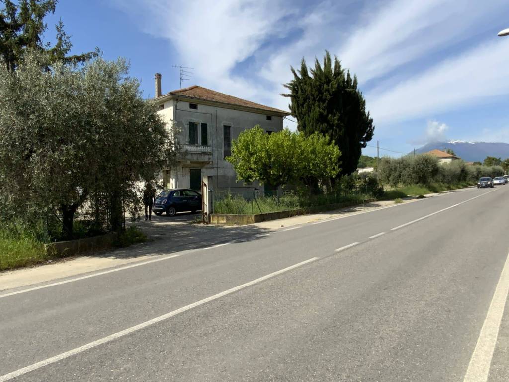 Casa indipendente a Sant'omero in Via Metella Nuova, 64 - Foto 2