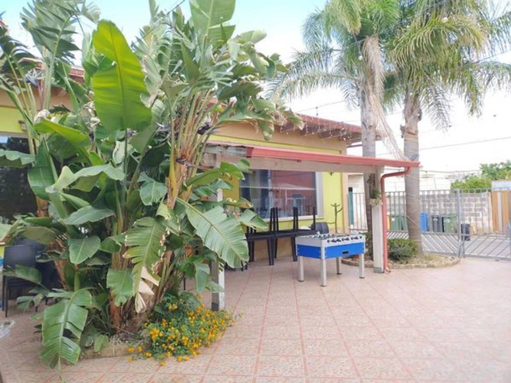 Immobile a San donaci in Via Giulio Cesare, 112 - Foto 2