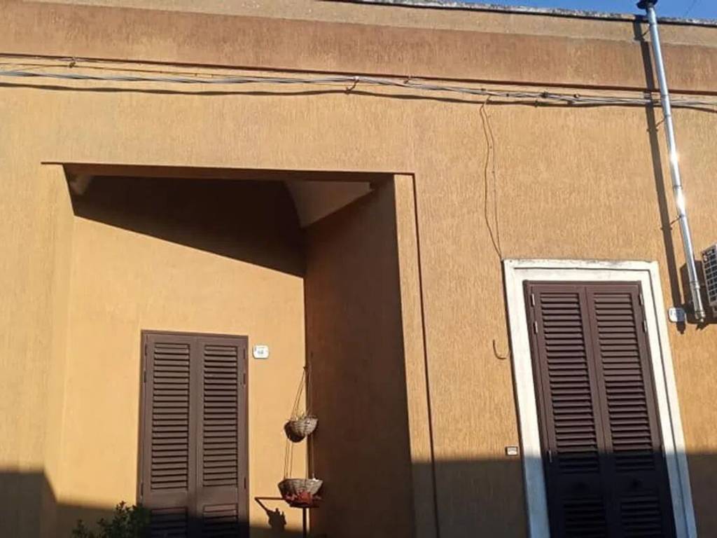 Villa a Guagnano in Via Dante, 62 --64 - Foto 2