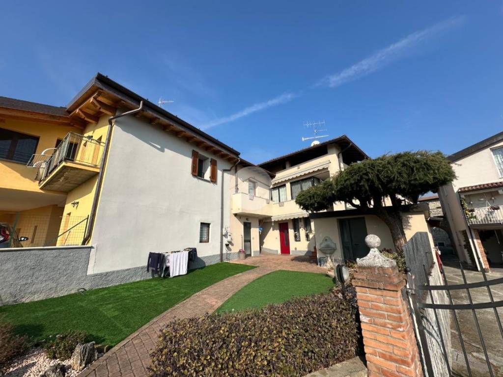 Appartamento a Corte franca in Via castello, 21 - Foto 2