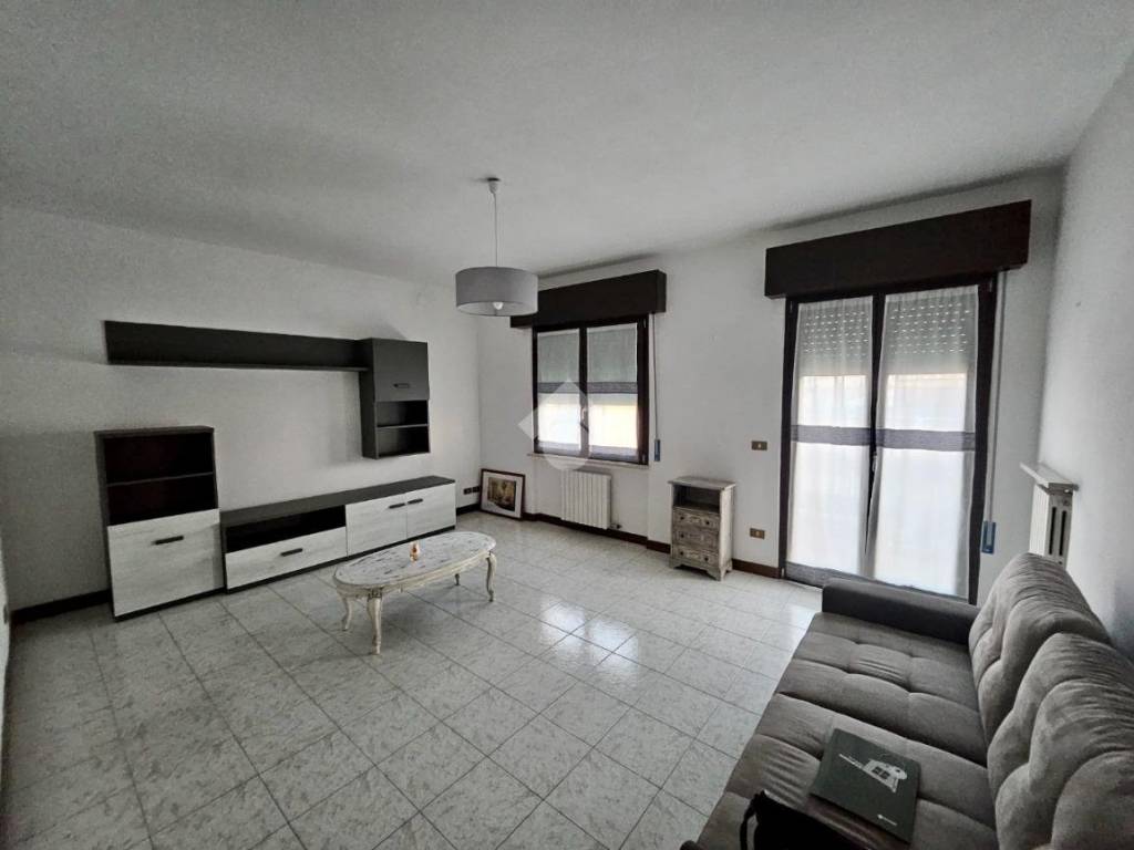 Appartamento a San giovanni lupatoto in Via C. Battisti - Foto 2