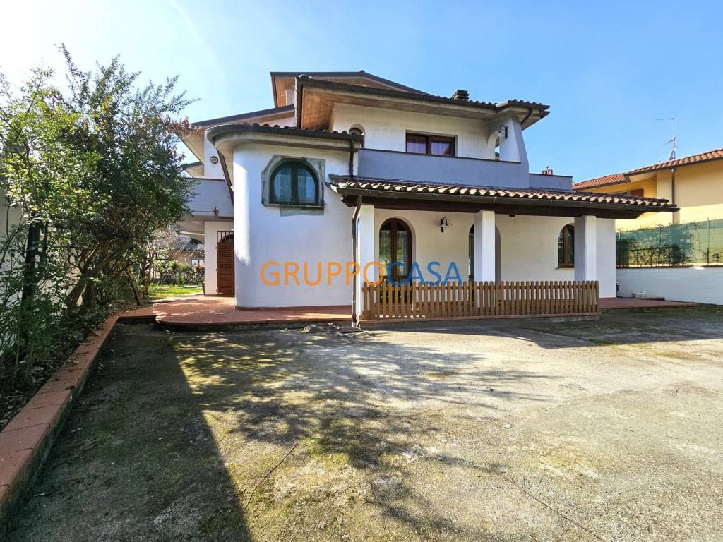 Villa a Montecatini-terme in Via Claudio Monteverdi - Foto 2