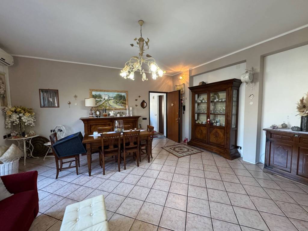 Appartamento a Cantù in Via Lario - Foto 4