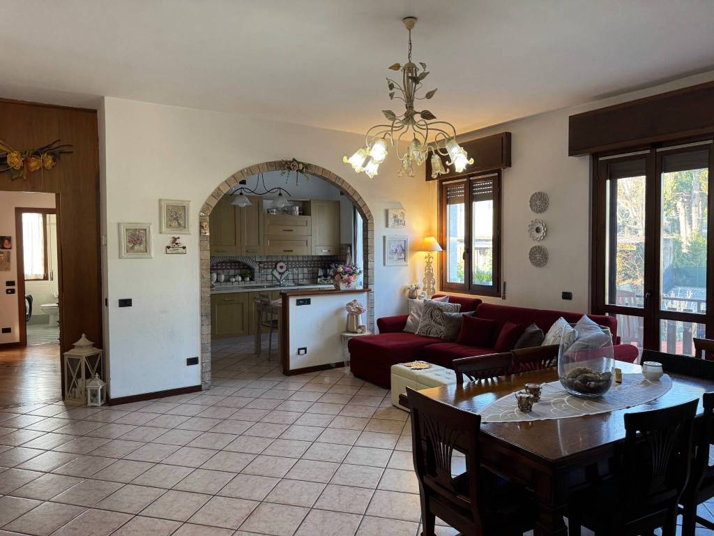 Appartamento a Cantù in Via Lario - Foto 5
