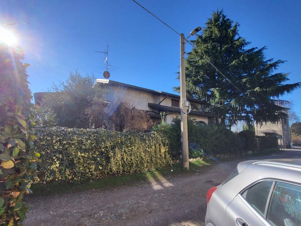 Villa a Carnago in Via Giuseppe Galliano, 21 - Foto 3