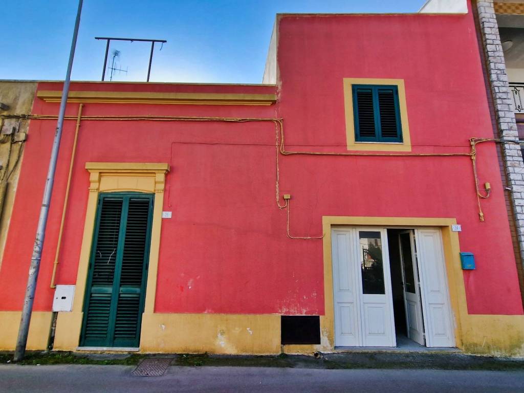 Casa indipendente a Andrano in Via 25 Luglio, 26 - Foto 2