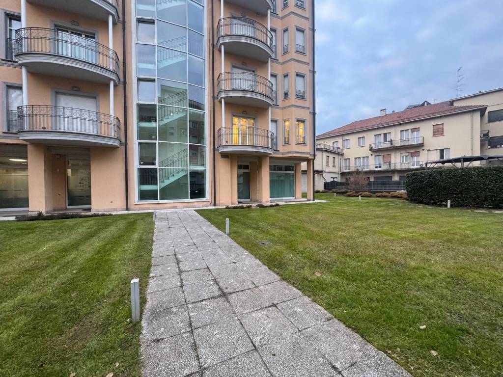 Appartamento a Gallarate in Via Antonio Fogazzaro, 2 - Foto 1