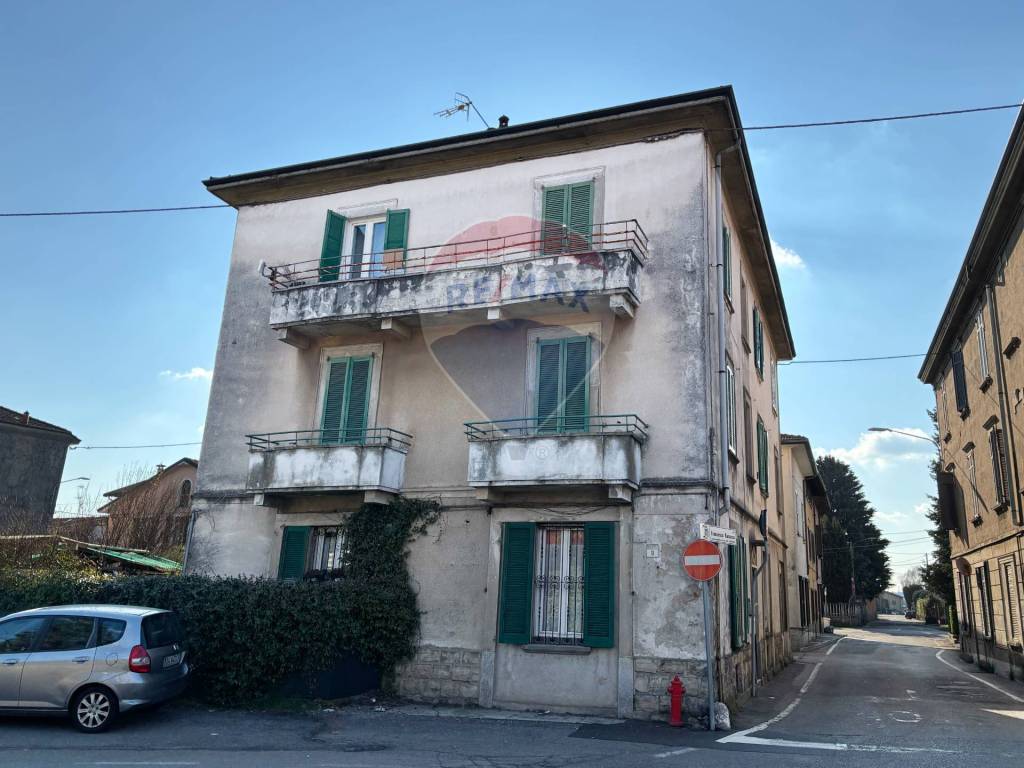 Appartamento a Tradate in VIA FRANCESCO BARACCA, 1 - Foto 3