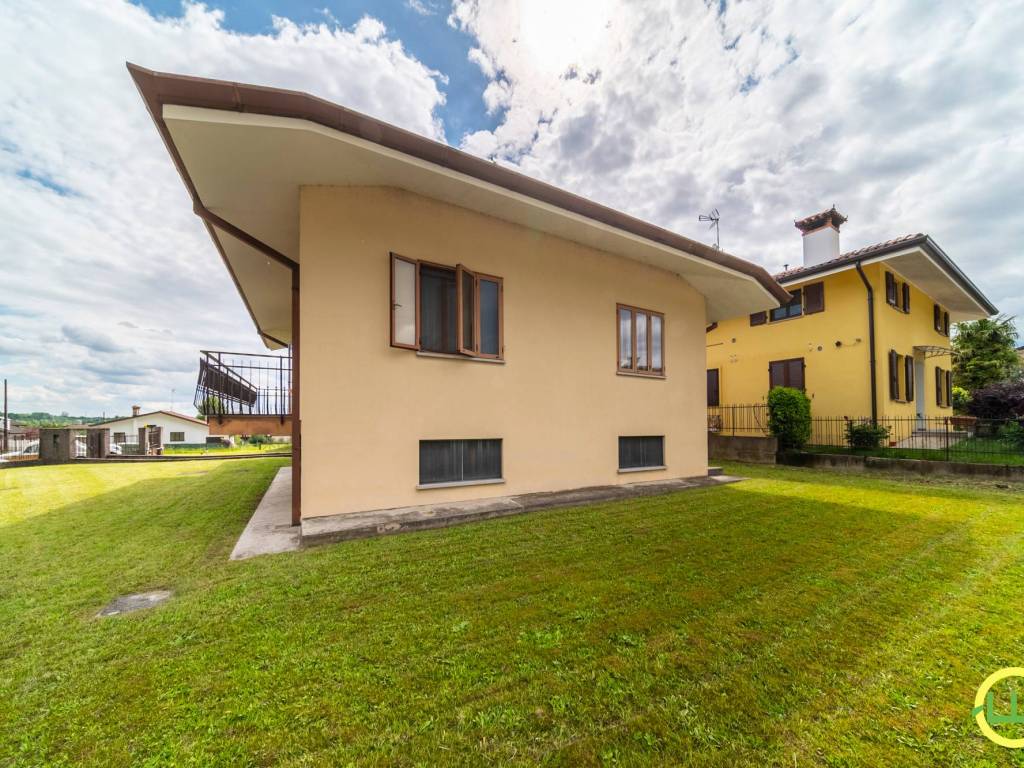 Villa a Artegna in Via Palmanova, 2 - Foto 2