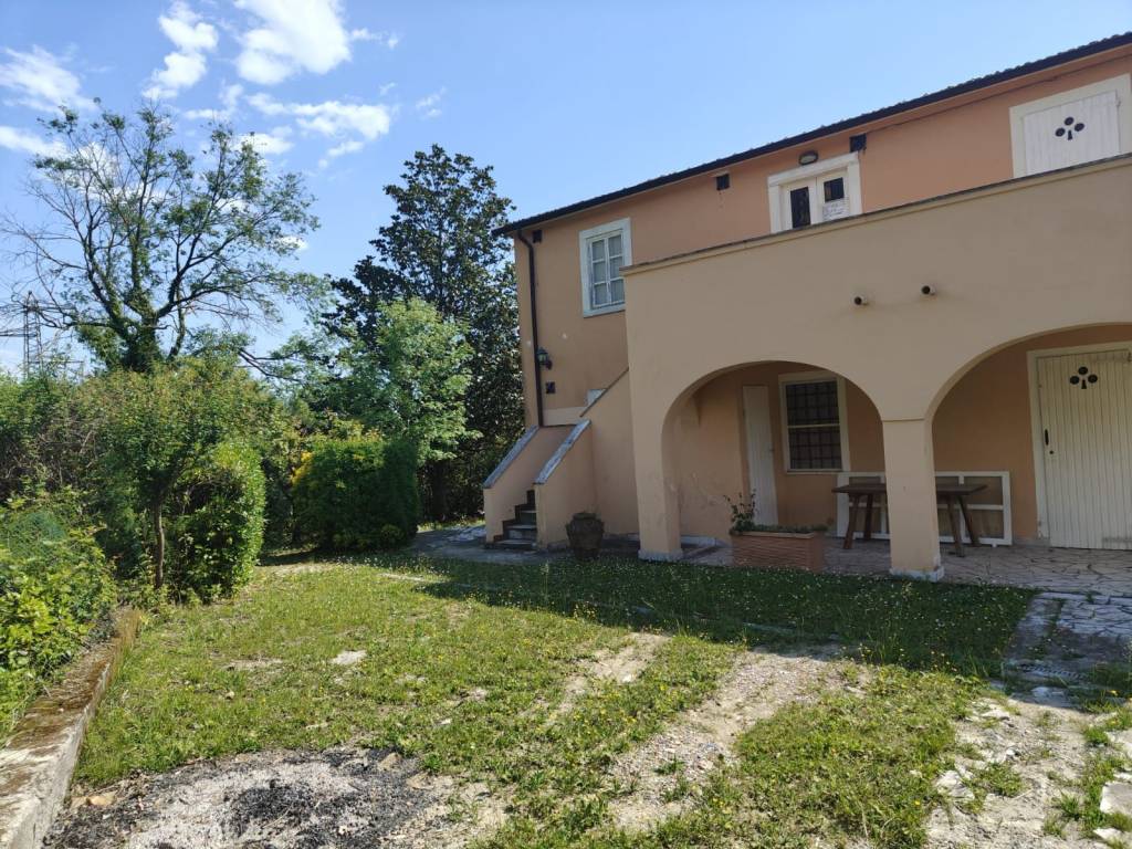 Villa a Castelnuovo magra in Via degli Ulivi - Foto 2