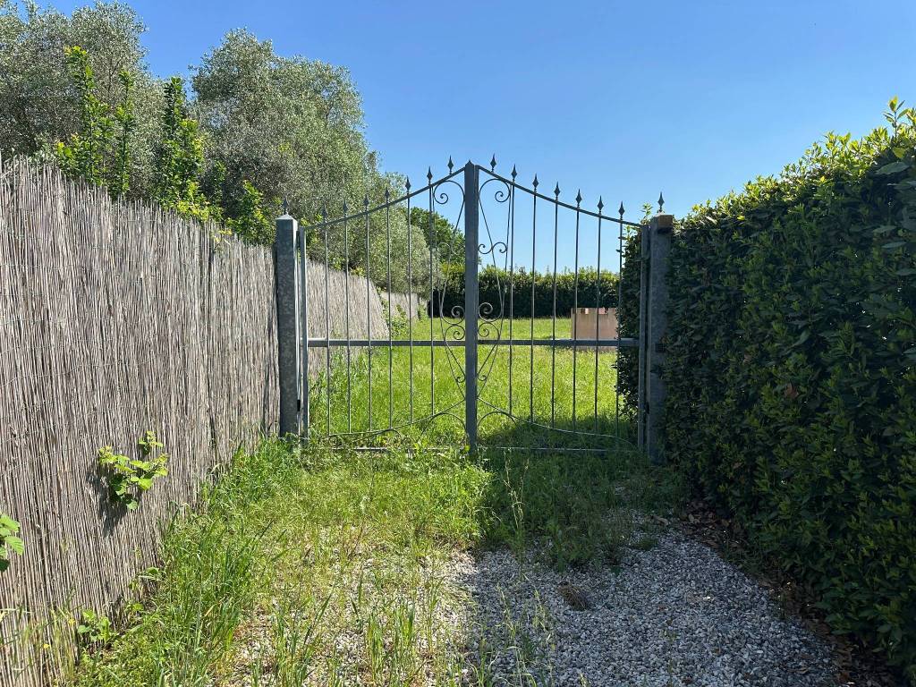 Terreno a Livorno in Via della Padula, 134 - Foto 3