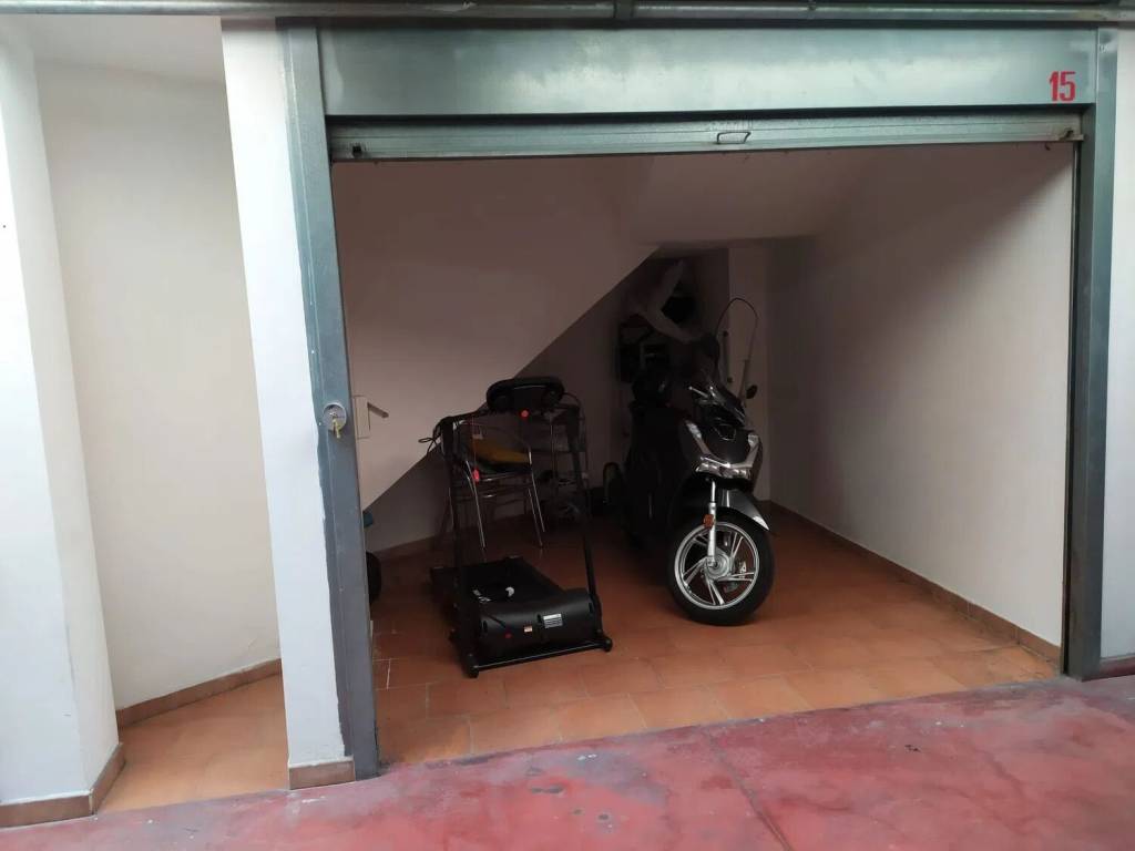 Box / garage a Salerno in Via Luigi Liguori, 57 - Foto 2