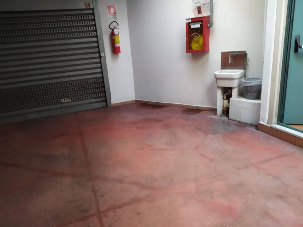 Box / garage a Salerno in Via Luigi Liguori, 57 - Foto 5