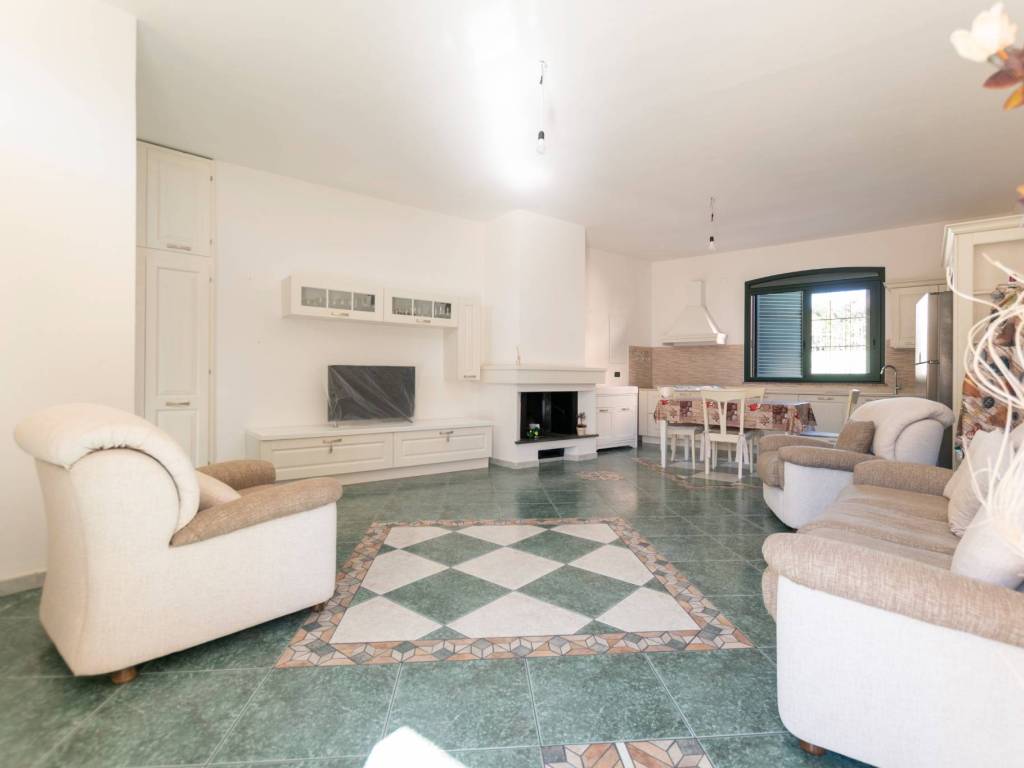 Casa indipendente a Uta in Via Santa Giusta - Foto 2