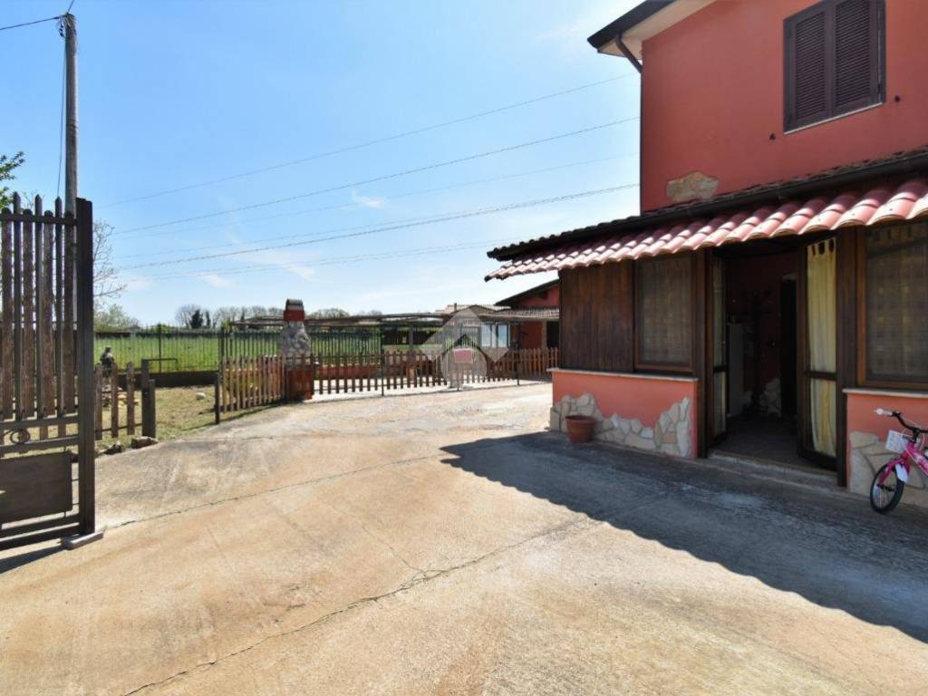 Villa a Sermoneta in Via Tufette - Foto 3