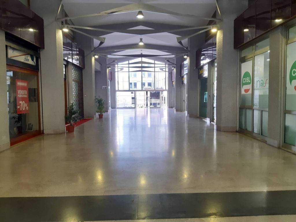 Immobile a Catanzaro in Galleria Mancuso - Foto 3