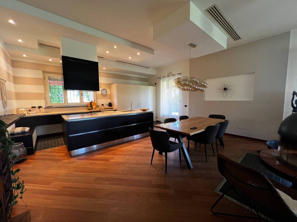 Villa a Sarzana in Via Sarzanello, 44 - Foto 3