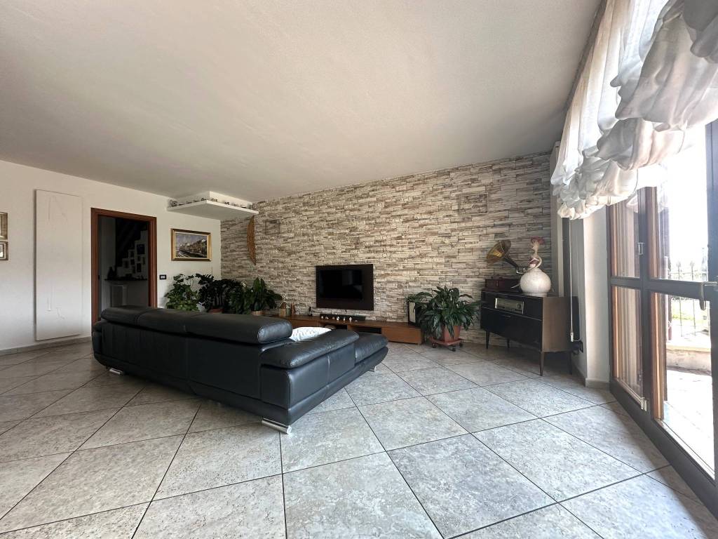 Villa a Giussago in Via Fratelli Bandiera - Foto 5