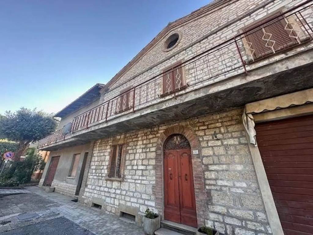 Villa a Frontone in Via Roma, 22 - Foto 3